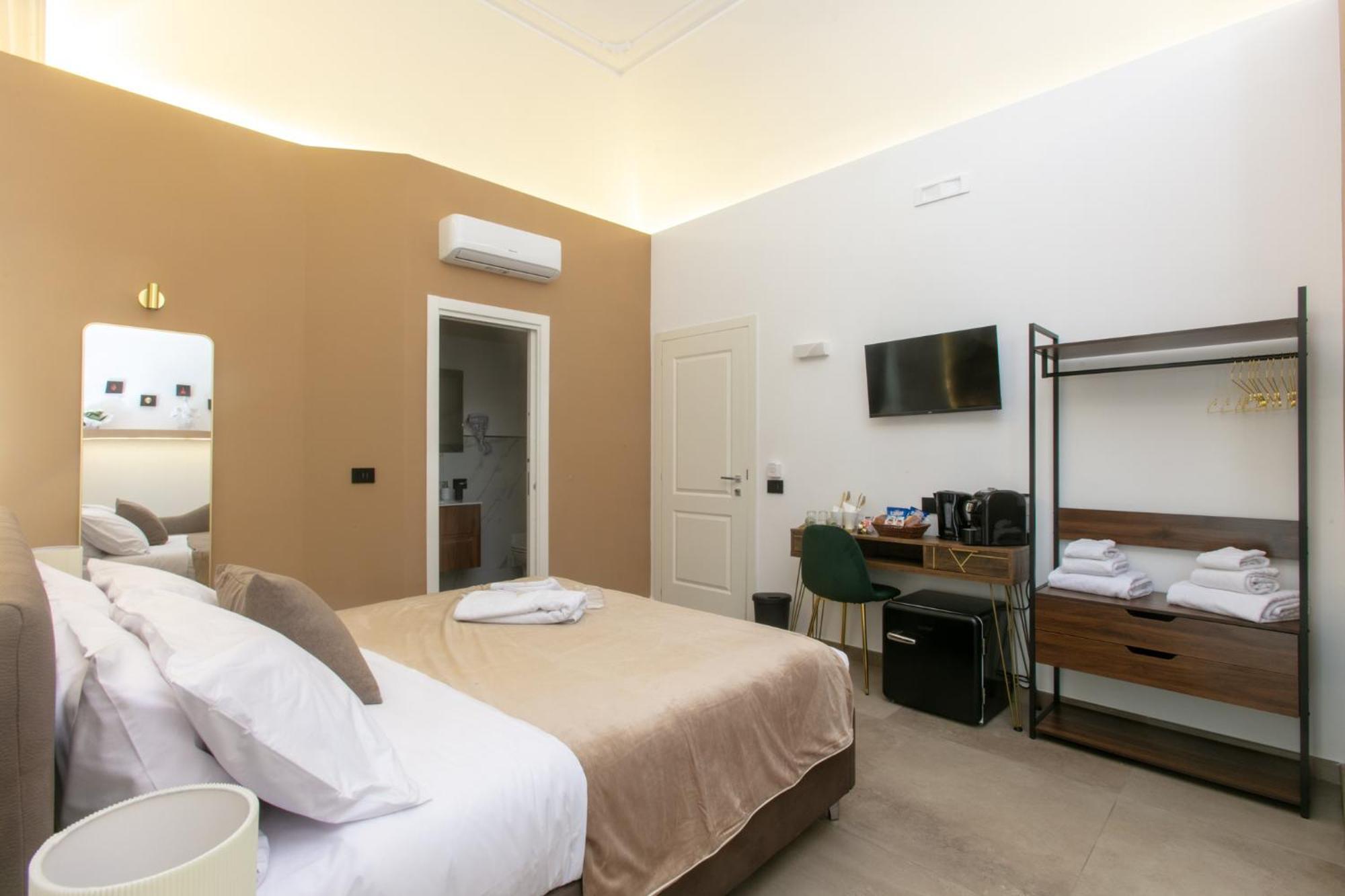 Pignasecca Domus Hotel Naples Exterior photo